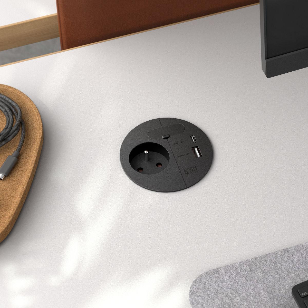 Bachmann LOOP IN CHARGE UTE Steckdose USB A/C Montagestecker, schwarz (938.204), Anwendungsbeispiel Bachmann LOOP IN CHARGE UTE Steckdose USB A/C Montagestecker, schwarz (938.204), Anwendungsbeispiel