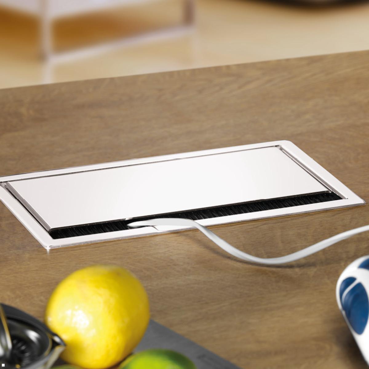 Bachmann CONI Einbaurahmen 4-fach weiß RAL 9010  (911.020) Anwendung Küche Bachmann CONI Einbaurahmen 4-fach weiß RAL 9010  (911.020) Anwendung Küche