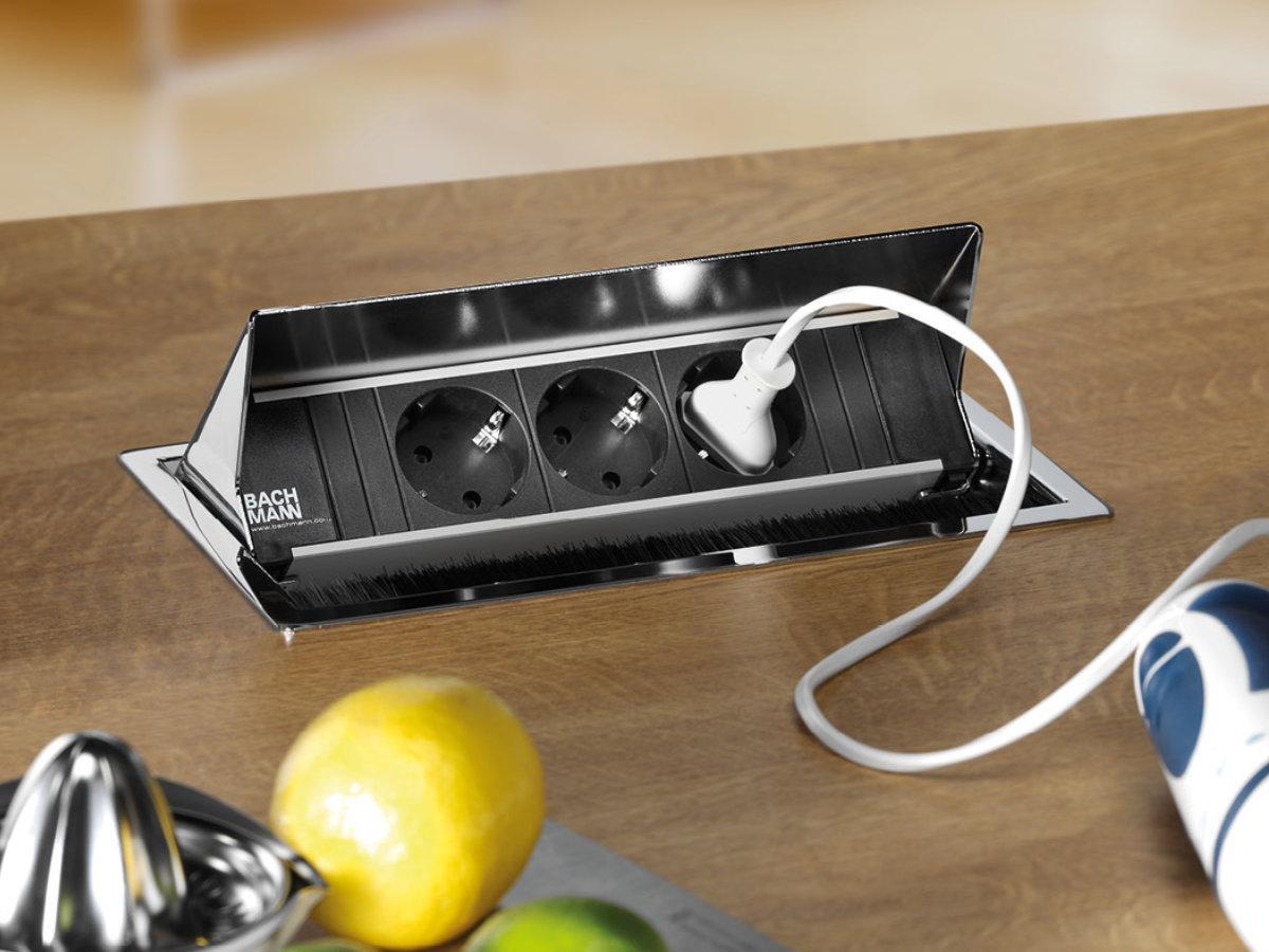 Bachmann CONI 3-fach Modulträger, 1x Steckdose, 1x USB-A/C Charger, 1x CM (912.167), Anwendung Küche, Abb. ähnlich Bachmann CONI 3-fach Modulträger, 1x Steckdose, 1x USB-A/C Charger, 1x CM (912.167), Anwendung Küche, Abb. ähnlich