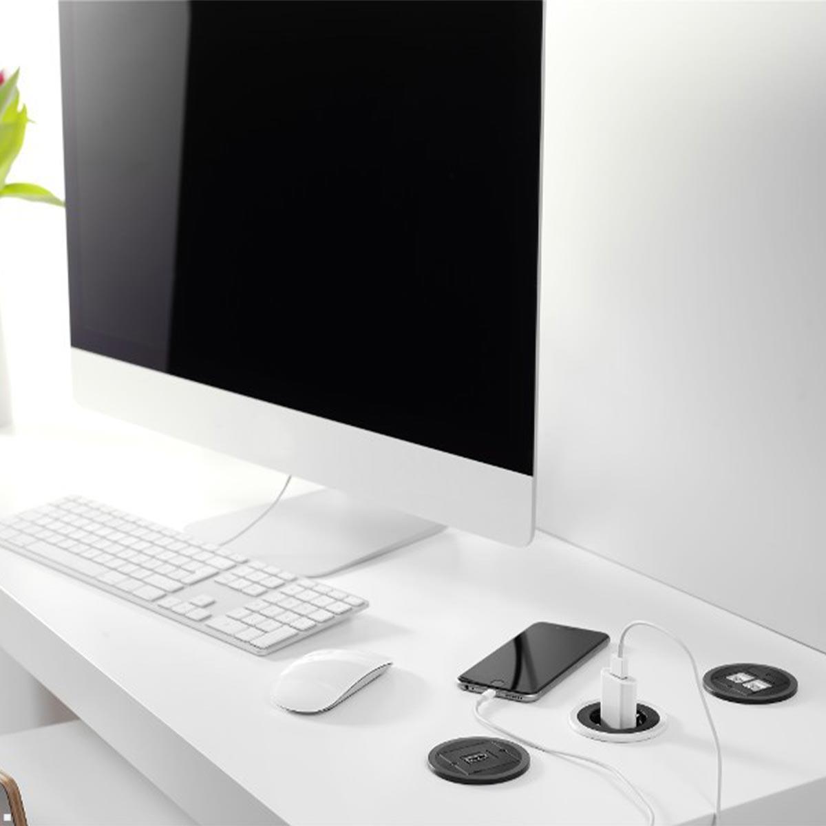 Bachmann PIX Einbausteckdose mit Deckel und GST18 Zuleitung (926.000D) - Möbeleinbau Bachmann PIX Einbausteckdose mit Deckel und GST18 Zuleitung (926.000D) - Möbeleinbau