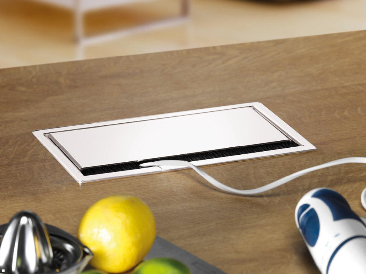 Bachmann CONI 3-fach Modulträger, 1x Steckdose, 1x USB-A/C Charger, 1x CM (912.167), geschlossener Rahmen Bachmann CONI 3-fach Modulträger, 1x Steckdose, 1x USB-A/C Charger, 1x CM (912.167), geschlossener Rahmen