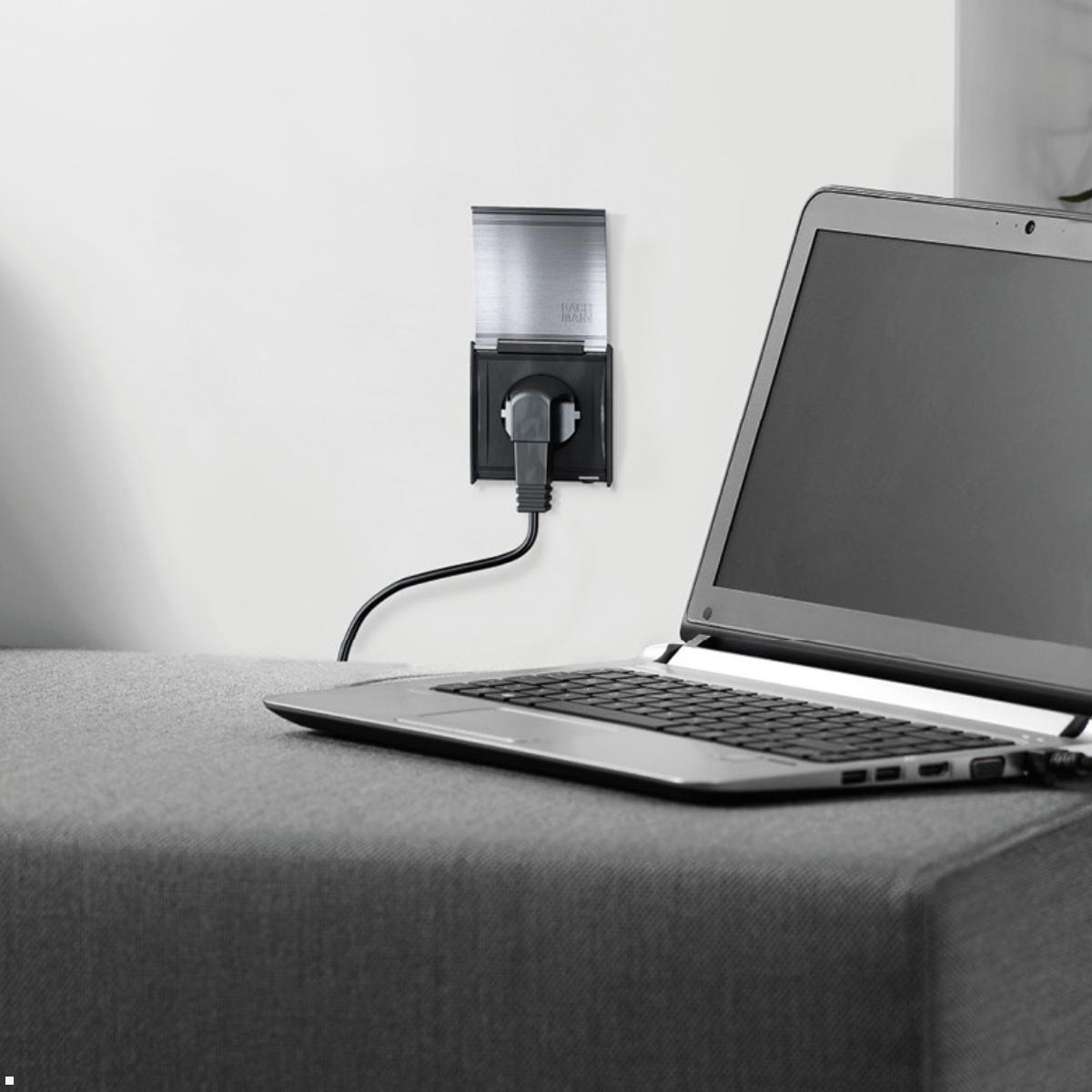 Bachmann KAPSA XXS USB-Charger C/C/C, Deckel Edelstahl Optik (BCM001E), Anwendungsbeispiel