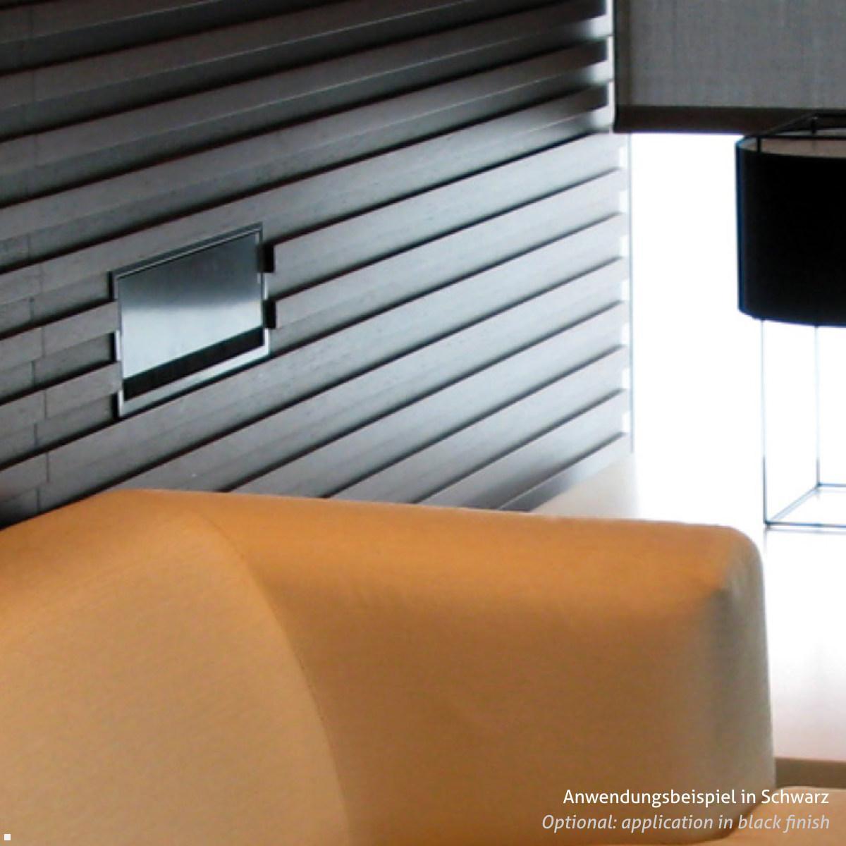 Bachmann CONI Einbaurahmen 4-fach silbergrau RAL 9006 (338.0235) Anwendung Lounge Bachmann CONI Einbaurahmen 4-fach silbergrau RAL 9006 (338.0235) Anwendung Lounge